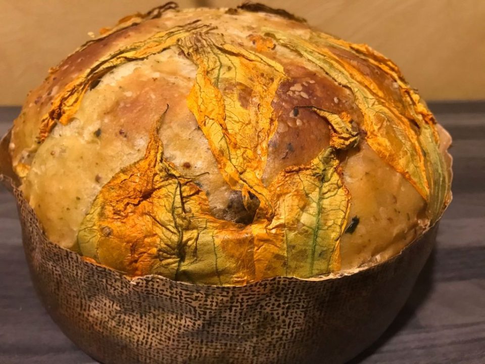 Ricetta panettone salsiccia friarielli e fiori di zucca o zucchine Ricetta panettone salsiccia friarielli e fiori di zucca o zucchine